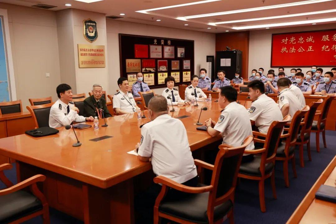 闪耀的勋章——记2022年七一勋章获奖人物，闪耀的勋章，纪念七一勋章获得者风采 2022年特典人物纪实
