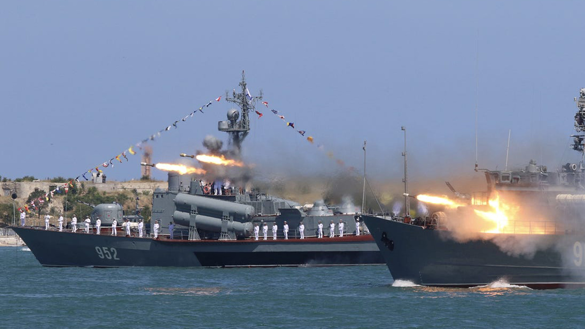 俄军舰向日本海军开火,历史与现实的交汇,俄军舰向日海军开火,历史与现实交汇之际的紧张时刻