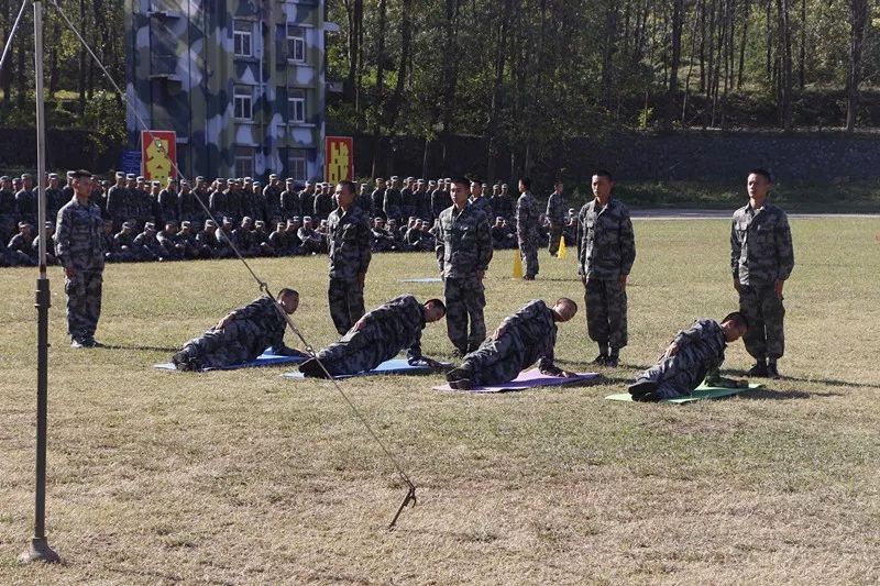 新兵刚开始的训练,挑战与适应之路,新兵训练,挑战与适应之路
