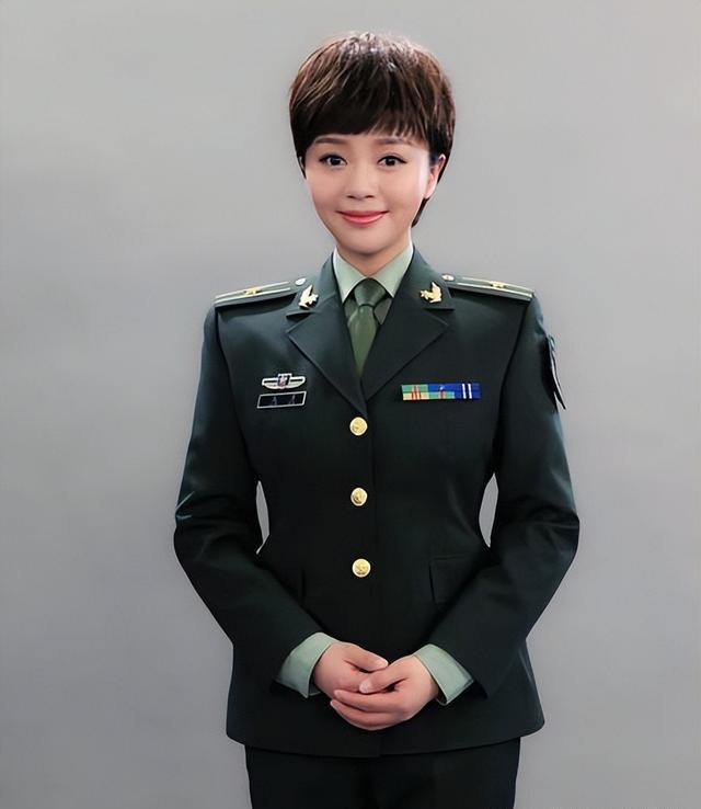军事频道主持人的魅力展现,美女主持人的风采,军事频道主持人魅力与美女主持人风采展示