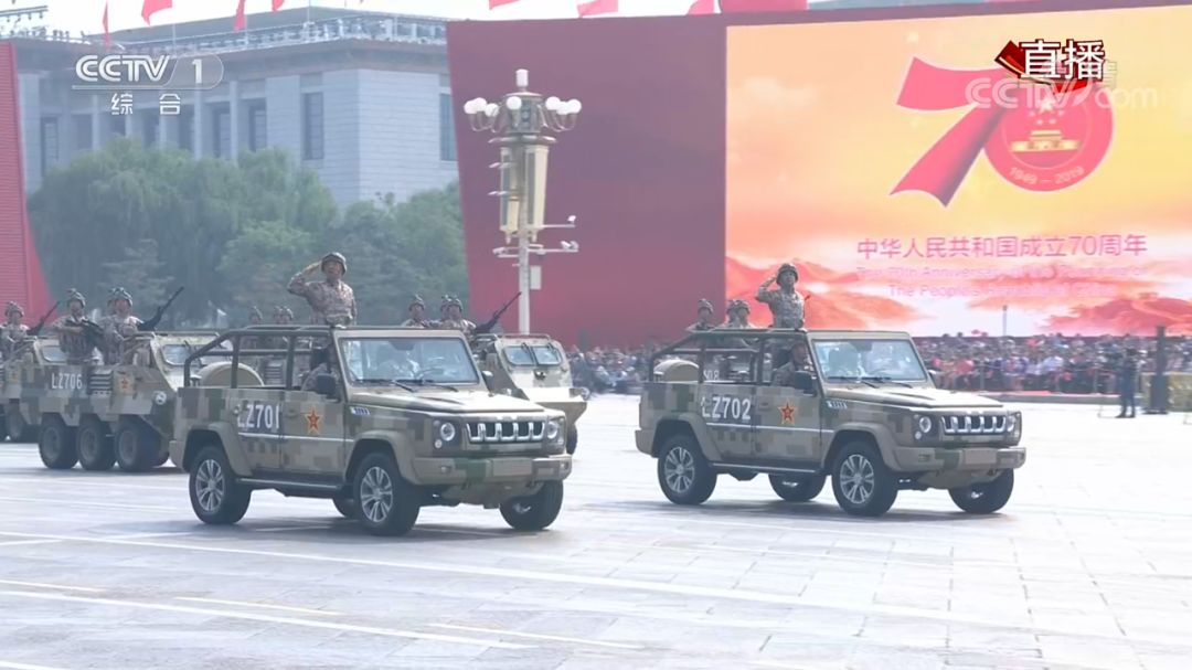 武警反恐突击车，现代反恐战争中的利器，武警反恐突击车，现代反恐战争中的先锋利器