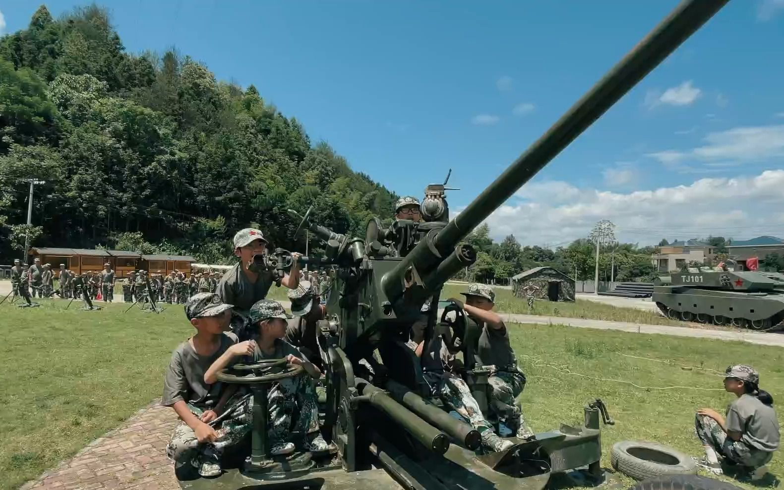 揭秘中国军工的杰出之作，37毫米高射炮，揭秘中国军工的杰出之作，威力强大的37毫米高射炮