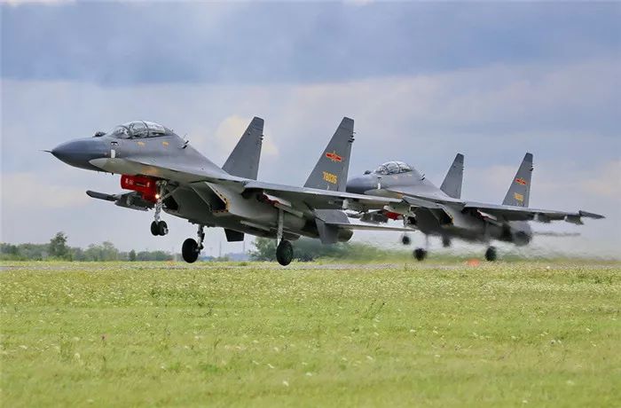 歼16与苏30,空中较量的反转与挑战,歼16与苏30,空中较量中的反转与挑战