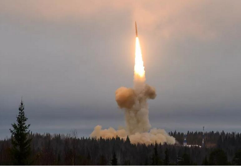 白扬导弹图片,揭示其历史背景与技术特性,白扬导弹揭秘,历史背景与技术特性深度解析的图片展示