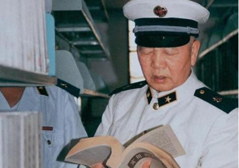 辽宁舰历任副舰长及其卓越贡献，辽宁舰历任副舰长及其杰出贡献概览