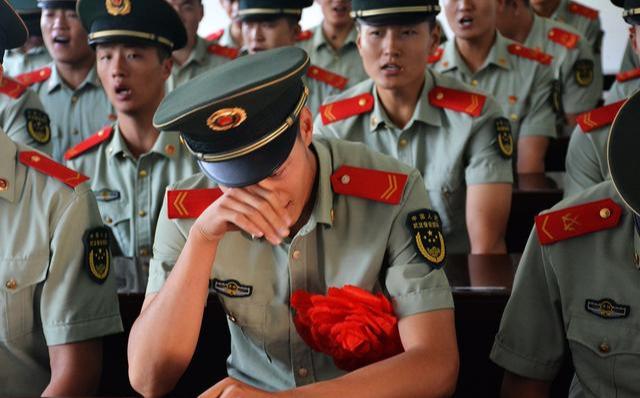 关于两个三等功士官保送提干条件的探讨,探讨二等功士官保送提干条件的双重因素解析