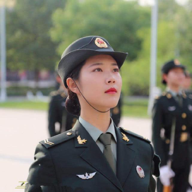 中国三军仪仗队赴俄罗斯,文化交流的壮丽篇章,中国三军仪仗队赴俄文化交流,壮丽篇章启幕