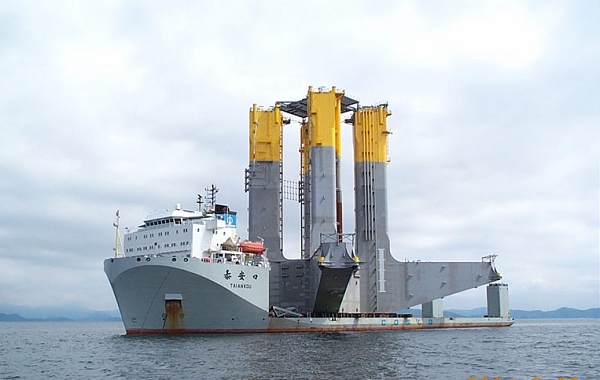 泛舟与半潜船,探索水上交通的新领域,泛舟与半潜船,探索水上交通创新领域