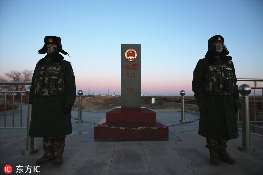 边防战士为什么要站岗,守护边疆的无私奉献,边防战士无私守护边疆,站岗背后的奉献与坚守