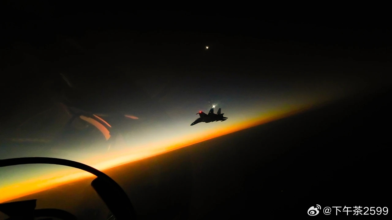 新闻夜航,两小孩发生冲突的深度解析,新闻夜航,两小孩冲突背后的深度解读