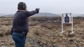 两枪胸口一枪头,悲剧背后的真相探寻,悲剧背后的真相探寻,胸口与头部的致命两枪