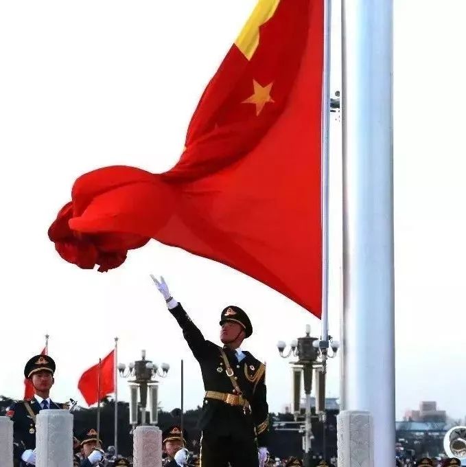 三军仪仗队升国旗，荣耀与庄严的象征，三军仪仗队升国旗，荣耀与庄严的国威展现