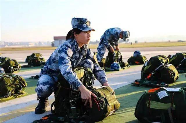 揭秘空降兵第十五军军长身份，英勇无畏的军队领袖揭秘，揭秘，空降兵第十五军军长身份与英勇领袖的军队风采