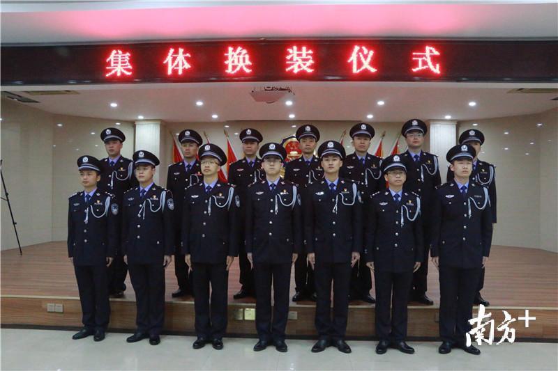 现役军服的多维解读,时代印记与军事变革的象征,现役军服的多维解读,时代印记与军事变革的象征