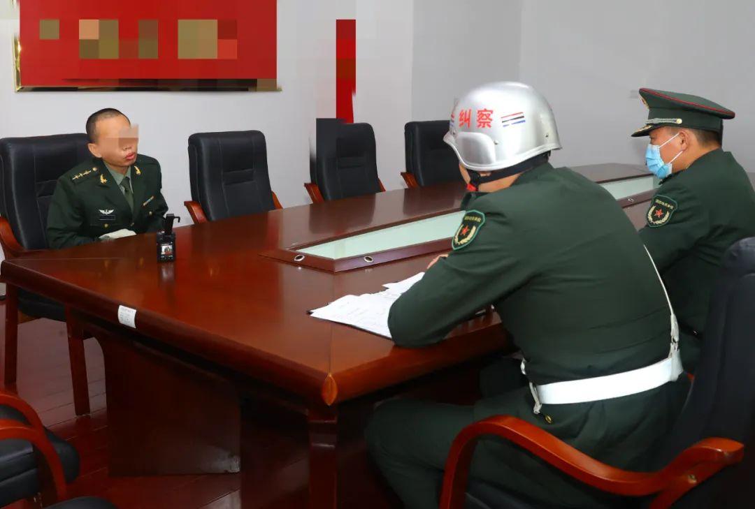 现役军服的多维解读,时代印记与军事变革的象征,现役军服的多维解读,时代印记与军事变革的象征