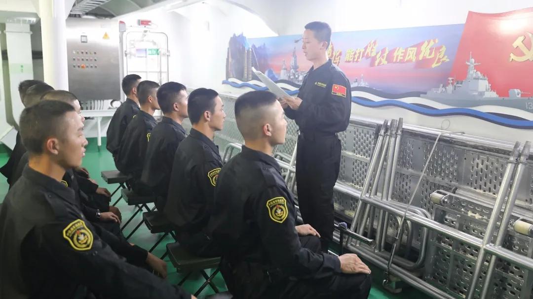 探索未知,揭开中国海军辽宁舰的神秘面纱——揭秘辽宁舰的部署地点与战略意义,揭秘中国海军辽宁舰,部署地点与战略意义探索之旅