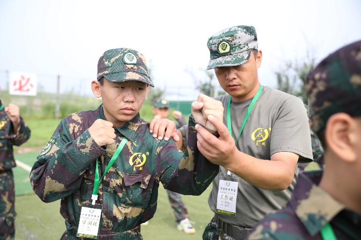 上海亮剑军事夏令营拓展训练,磨砺意志,锻造未来,上海亮剑军事夏令营,锻造意志,培育未来战士