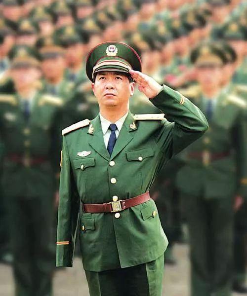 武警丁晓兵的儿子丁陶,传承英雄精神的年轻一代,武警英雄丁晓兵之子丁陶,传承英雄精神的年轻一代楷模