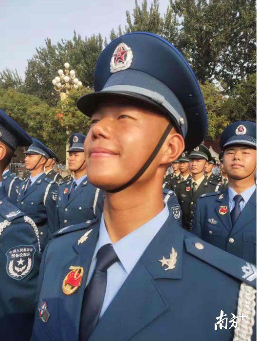 阅兵空军方队少将,荣耀与担当的象征,阅兵空军方队少将,荣耀与责任的象征
