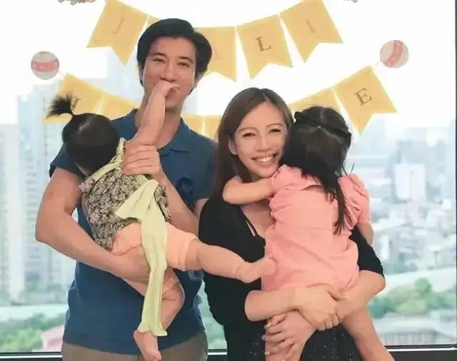 李靓蕾,才华横溢的女性领袖,李靓蕾,才华横溢的女性领袖风采
