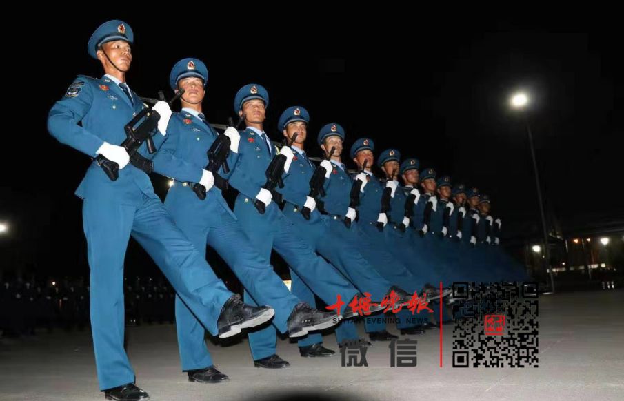 阅兵空军方队,展现空中力量的荣耀时刻,阅兵空军方队,空中力量的荣耀瞬间展现