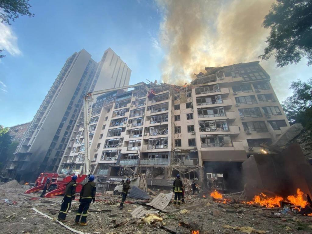今天凌晨基辅突然拉响警报,城市觉醒与民众的坚定信念,基辅凌晨警报响起,城市觉醒与民众的坚定信念