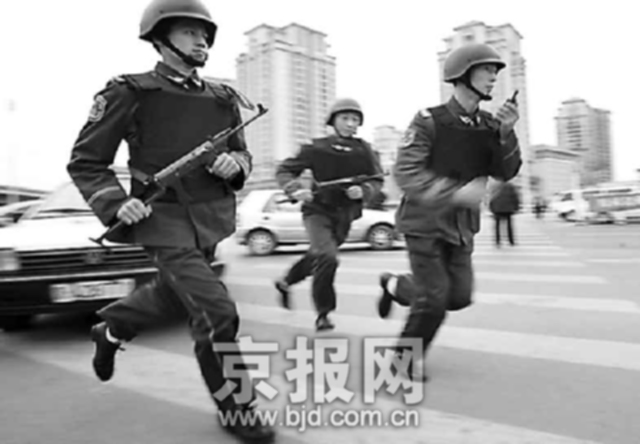 武警背心服装图片大全,功能与时尚的完美结合,武警背心服装图片展示,功能与时尚的完美融合