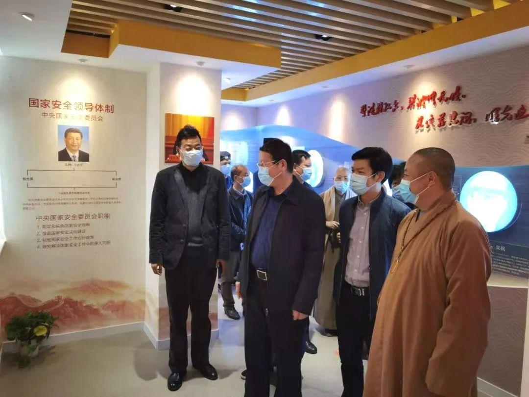 国防军事展厅,布置氛围与展示力量,国防军事展厅,展示强大军事力量与独特布置氛围
