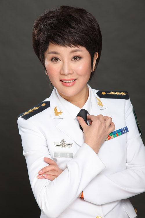 军事频道主持人冯琳，声音与力量的完美结合，冯琳，军事频道的声音与力量之星