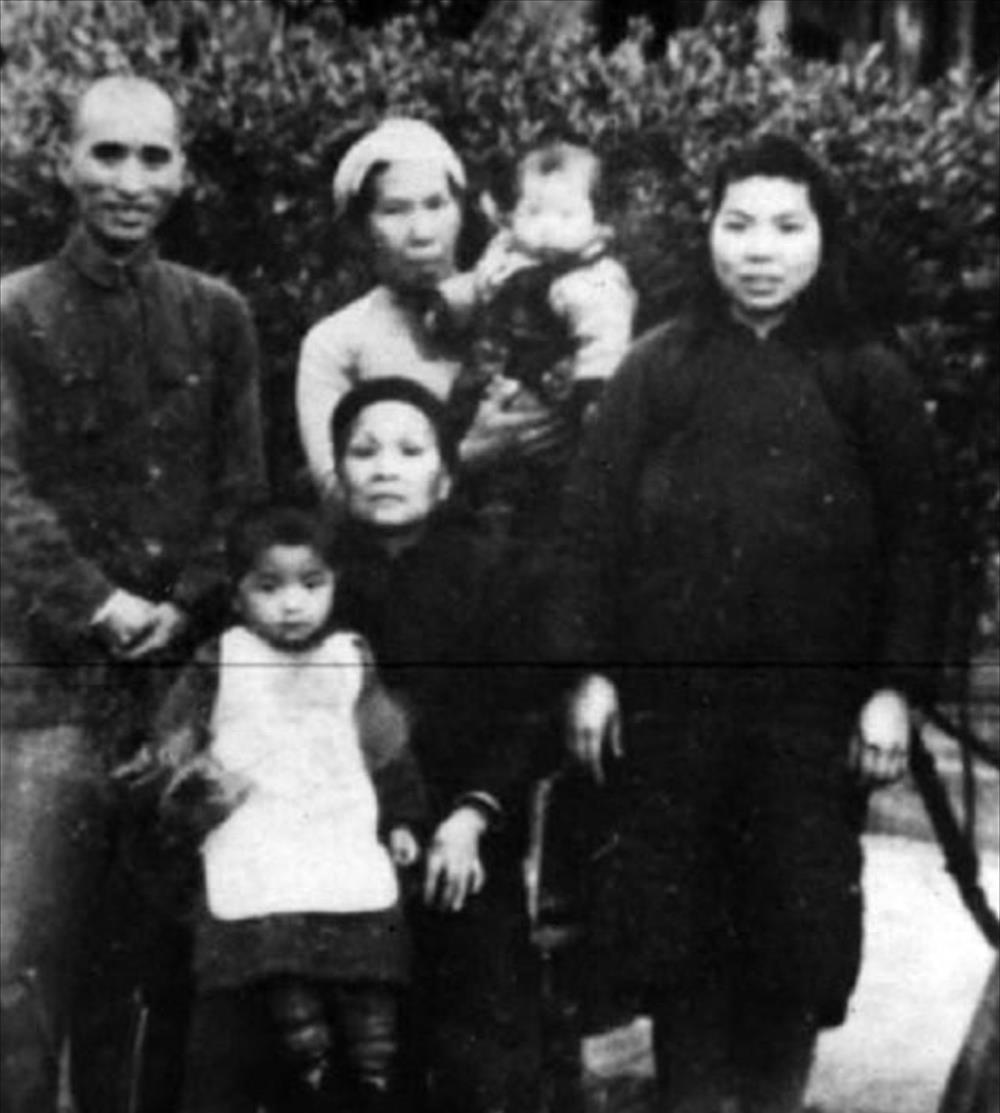 秦基伟的战斗经历，英勇无畏的传奇人生，秦基伟，英勇无畏的战斗传奇人生