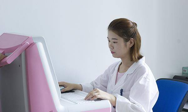 女性体检必备项目，全面关注健康，女性全面健康体检必备项目，关注健康，从我做起
