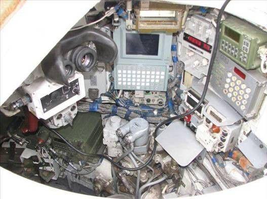 探索99A2式主战坦克驾驶室，设计与功能解析，99A2主战坦克驾驶室探索，设计与功能深度解析