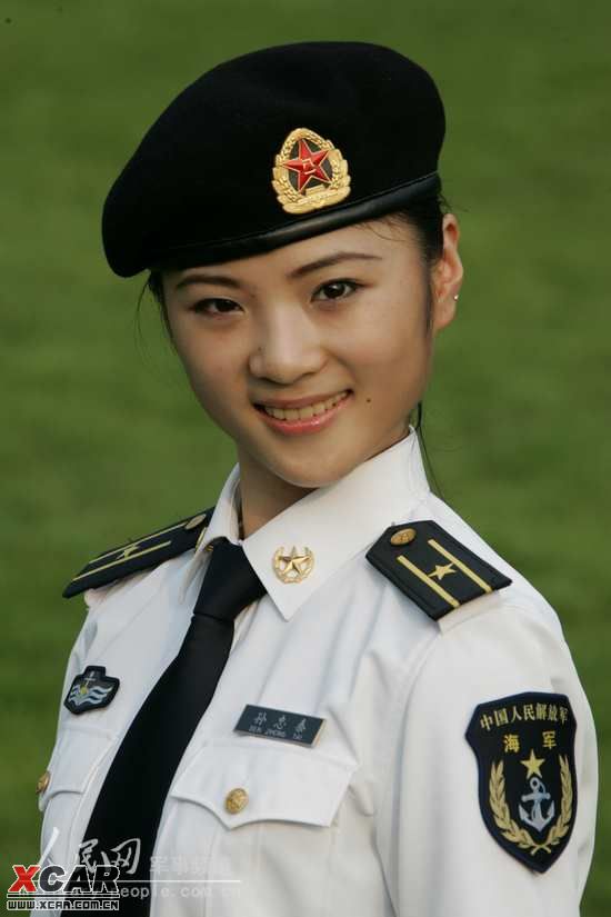 中国女兵，图片与服装的交织展现，中国女兵，图片中的服装风采展示