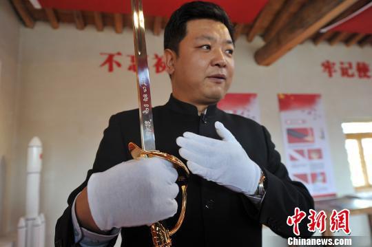 三军仪仗队指挥刀柄，传统与现代的完美结合，三军仪仗队指挥刀柄，传统与现代的和谐融合