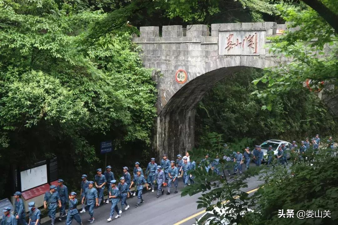 国防军事战士，国家的骄傲与安宁的守护者，国防军事战士，国家骄傲与安宁的守护者