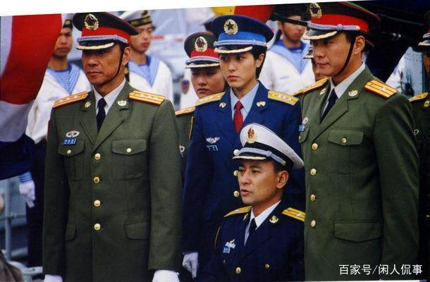 关于中国军队更换军服频率，为何选择将05式军服服役期定为三年？，揭秘中国军队军服更换频率，为何选择将05式军服服役期定为三年？