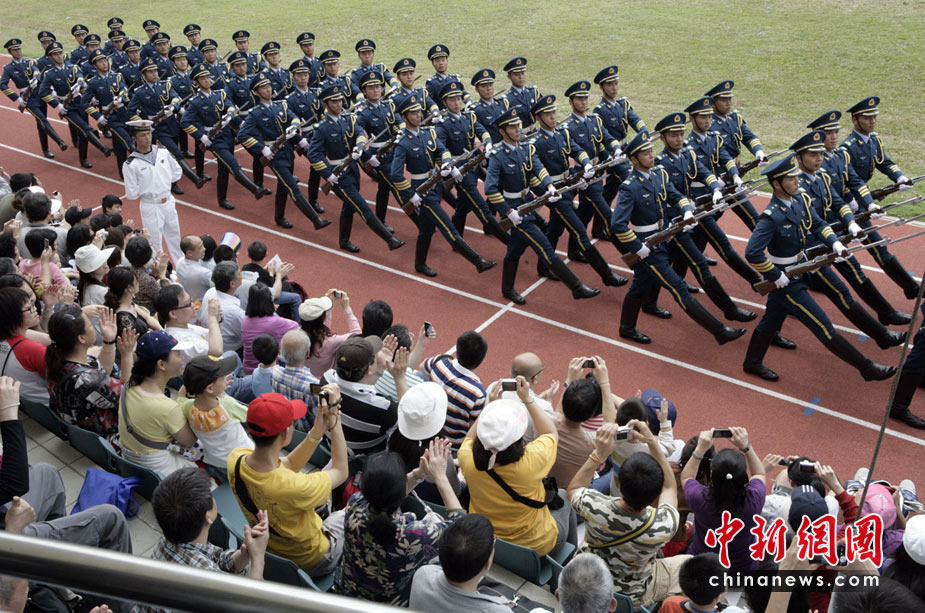 驻港部队三军仪仗队拒绝入场，背后的故事与深层意义，驻港部队三军仪仗队拒绝入场背后的故事与深层含义揭秘