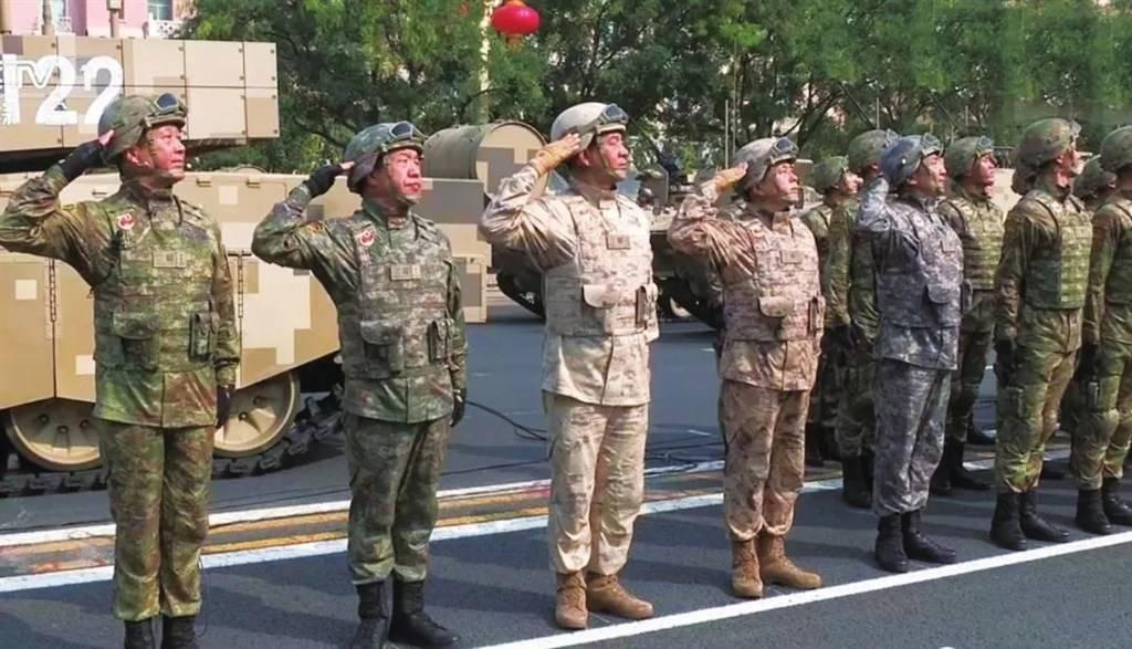 武警21式迷彩服星空，探索新时代军迷风采，武警21式迷彩服星空，展现新时代军迷风采
