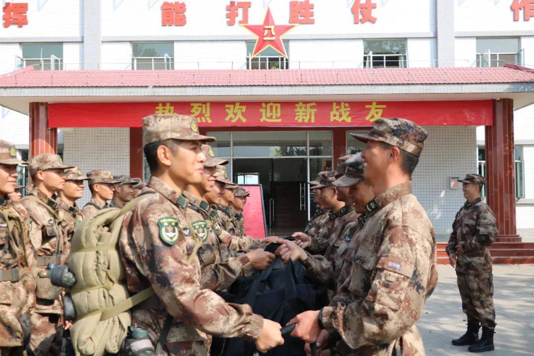探究83集团陆军的历史沿革与传承——以原54军为视角，探究原54军视角下的83集团陆军历史沿革与传承