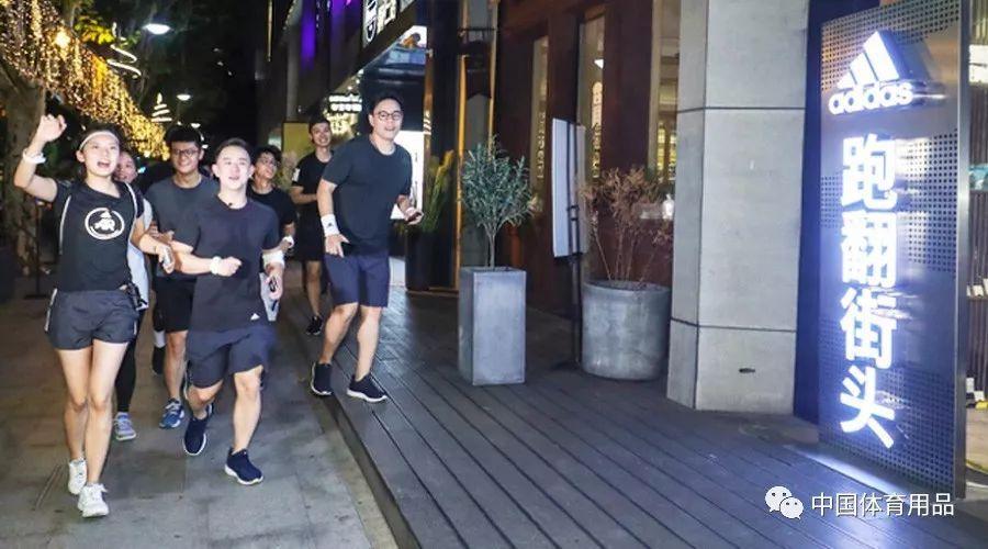 凤凰网新闻评论态度的倾向性探讨，凤凰网新闻评论态度的倾向性解析