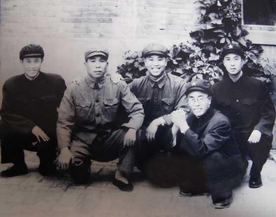 关于中国人民解放军陆军第XXX集团军第XXX师历任师长的研究性文章，中国人民解放军陆军第XXX集团军第XXX师历任师长研究文章概览