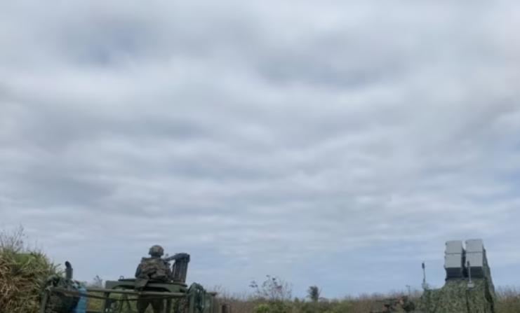 山东舰航母通过台湾海峡的意义，山东舰航母通过台湾海峡的意义，彰显国家主权与海洋实力的重要象征。