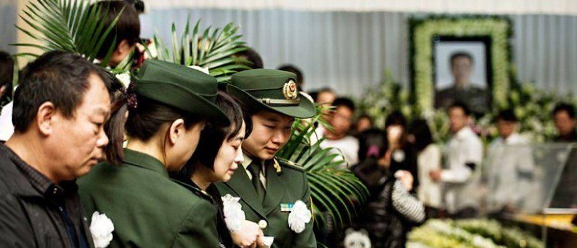 庞洪雨现在的军衔，荣耀与责任并存，庞洪雨，军衔荣耀与责任同行