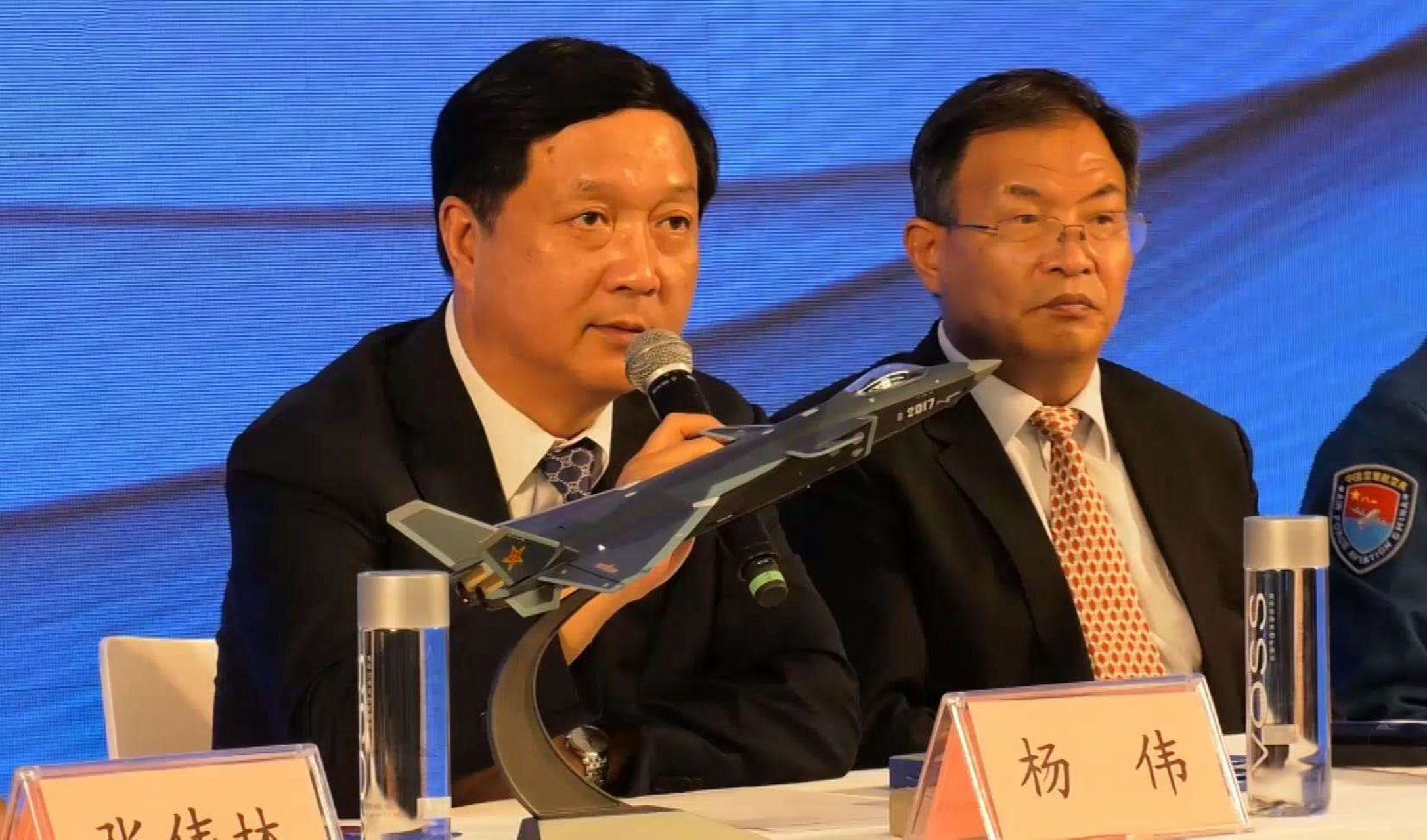 歼-10总设计师杨伟的卓越生涯与辉煌成就，歼-10总设计师杨伟，卓越生涯铸就辉煌成就