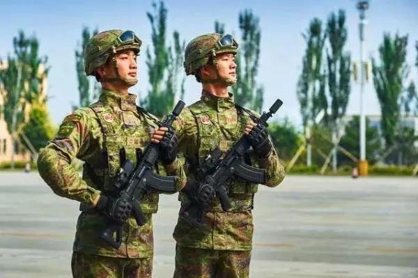 星空迷彩服视频，探索迷彩服的魅力与星空的神秘，星空迷彩服，探索魅力与神秘的视频分享