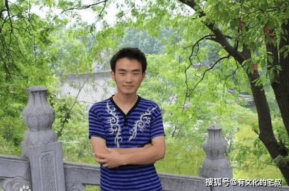 徐其零是哪里人，探寻一位传奇人物的背景与故事，探寻传奇人物徐其零的背景与故事，出生地与成长经历揭秘