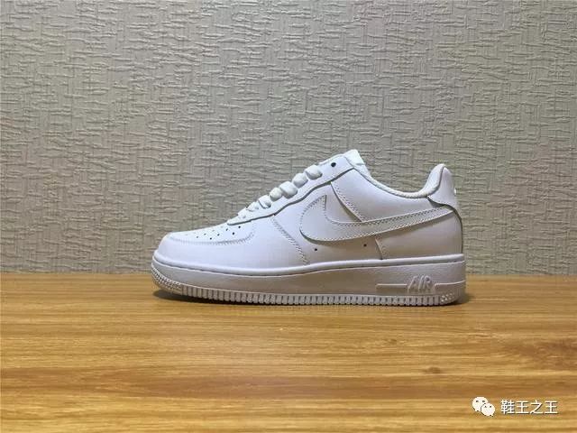 Nike空军一号阳光变色鞋，变色魅力与持久性的完美融合，Nike空军一号阳光变色鞋，变色魅力与持久性的独特融合