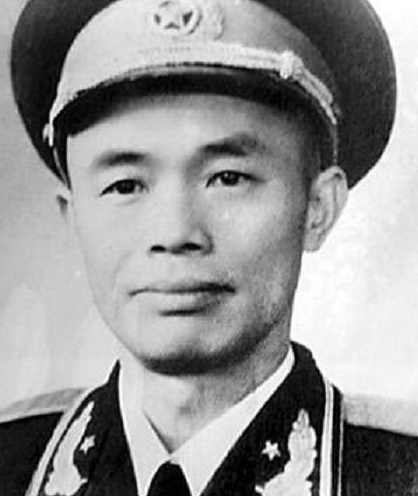 钟伟少将,铁骨铮铮的军中骄子,钟伟少将,军中骄子的铁骨铮铮风采