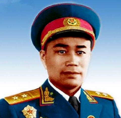 钟伟少将,铁骨铮铮的军中骄子,钟伟少将,军中骄子的铁骨铮铮风采