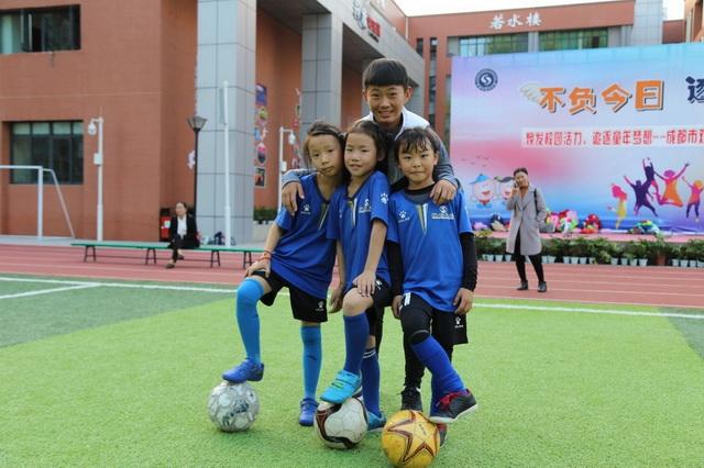 中国女足姑娘照片,坚韧与美丽的象征,中国女足姑娘,坚韧与美丽的永恒象征